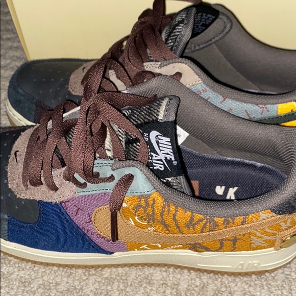 The Travis Scott x Nike Air Force 1 Low - Picture 7 of 7
